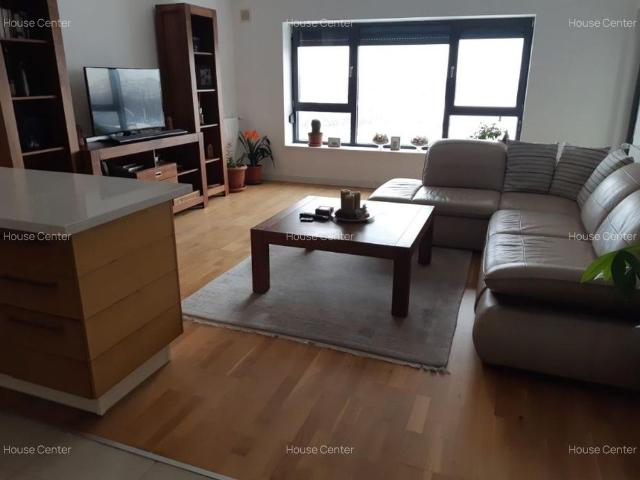 Barbu Vacarescu complex Emerald Residence, sala fitness si teren de squash