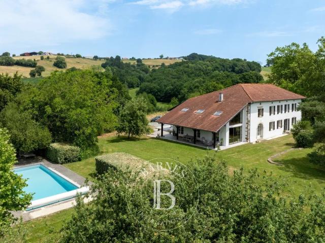Bardos Ferme Basque À 25 Min De La Côte 522m² Bardos