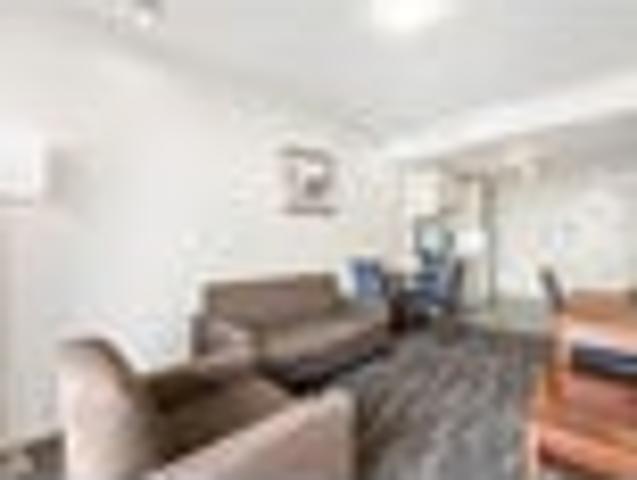 Bargain Buy Modern CBD Living with aircon