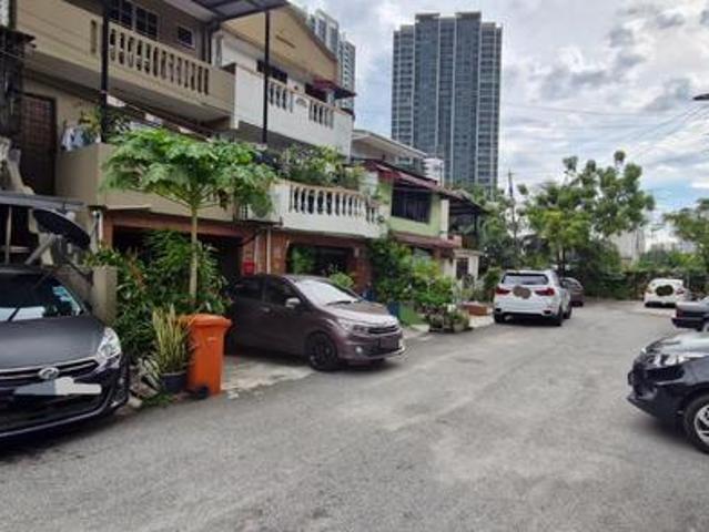 Bargain Priced 3 Storey PJS 6 Bandar Sunway