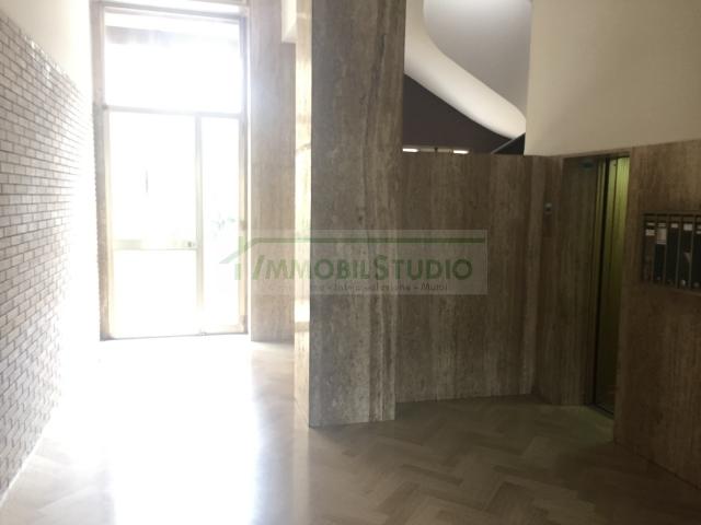 Bari ZONA S.PASQUALE ALTA AFFITTASI APPARTAMENTO CON GIARDINO CONDOMINIALE