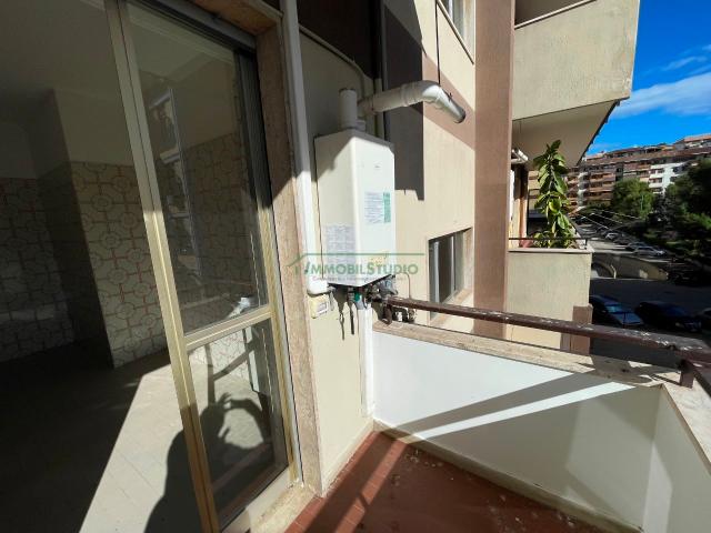 Bari ZONA S.PASQUALE ALTA AFFITTASI APPARTAMENTO CON GIARDINO CONDOMINIALE