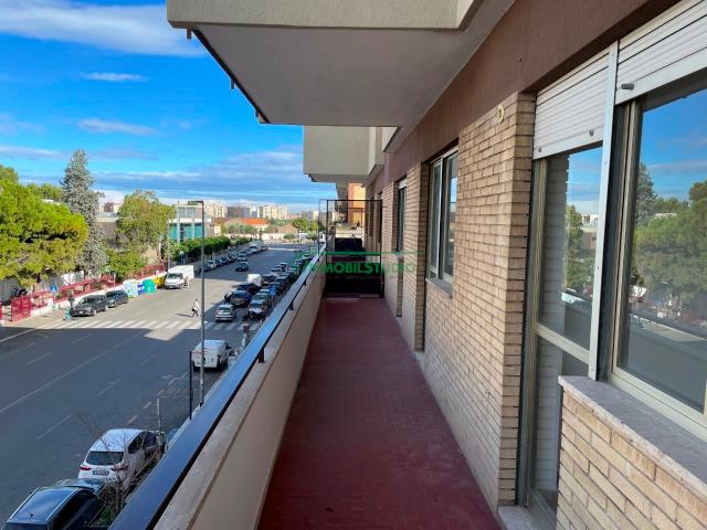 Bari ZONA S.PASQUALE ALTA AFFITTASI APPARTAMENTO CON GIARDINO CONDOMINIALE