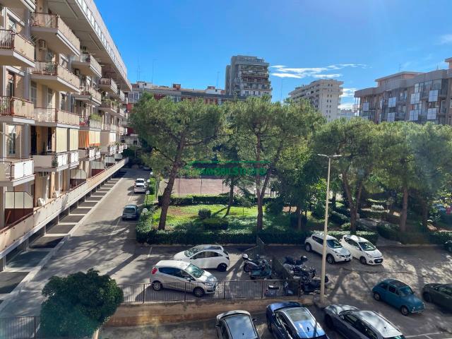 Bari ZONA S.PASQUALE ALTA AFFITTASI APPARTAMENTO CON GIARDINO CONDOMINIALE