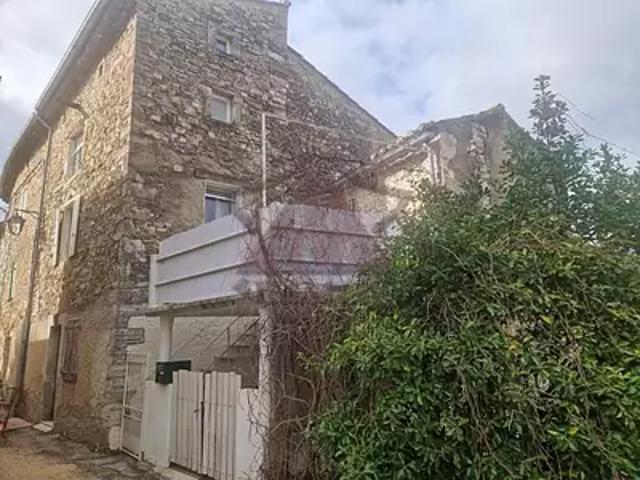 Barjac 30430 Achat / Vente maison 5 pièces t5 au dernier étage