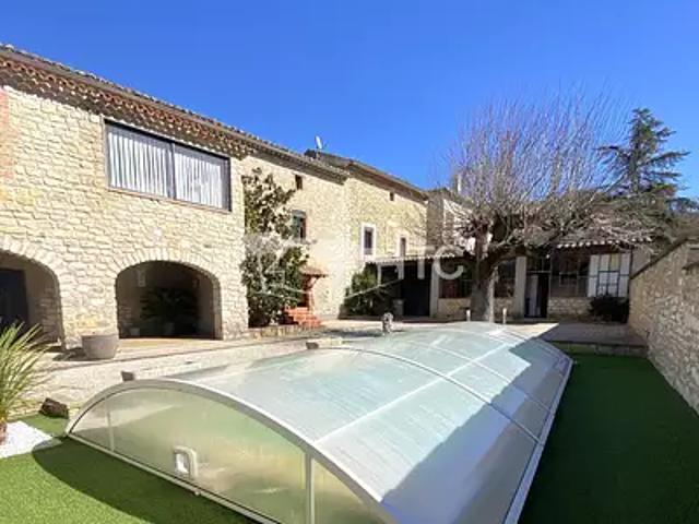 Barjac 30430 Achat / Vente maison 5 pièces t5 au dernier étage piscine