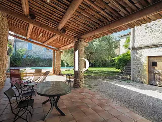 Barjac 30430 Achat / Vente maison 7 pièces t7 au dernier étage piscine