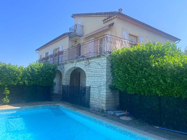 Barjac Maison avec appartement indépendant et piscine proche centre village