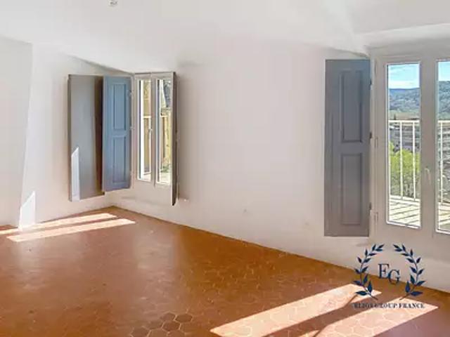Barjols 83670 Location appartement 4 pièces t4 au dernier étage
