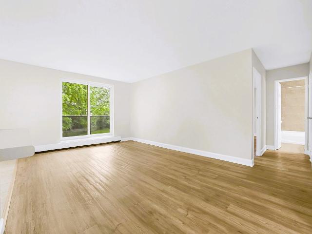 Barker Street Apartments 2 Bedroom Apartment for Rent at 19 Grandview Court Block B, Paris, ON N3L 3L8