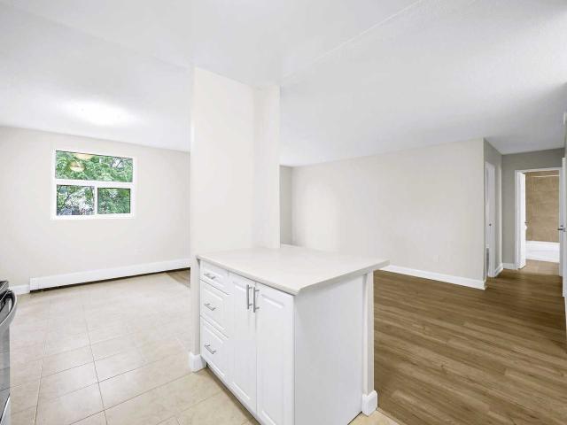 Barker Street Apartments 2 Bedroom Apartment for Rent at 19 Grandview Court Block B, Paris, ON N3L 3L8