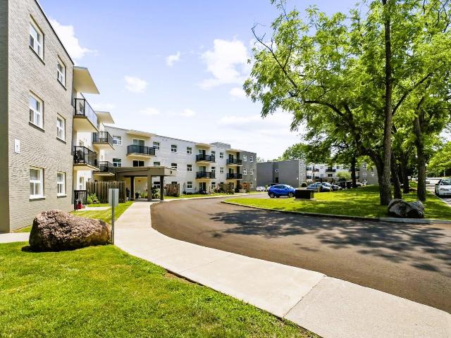 Barker Street Apartments 2 Bedroom Apartment for Rent at 19 Grandview Court Block B, Paris, ON N3L 3L8