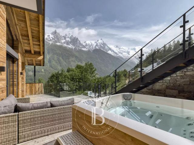 Barnes Chamonix Chalet Astoria Vue Mont Blanc Et Prestat. 271m² Chamonix Mont Blanc