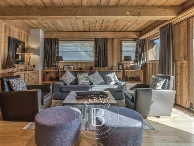 Barnes Chamonix Chalet 4 Chambres 4 Salles De Bains. 146m² Les Houches