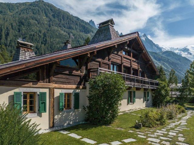 BARNES CHAMONIX EXCLUSIVITÉ LES BOIS VIEILLE FERME BIEN