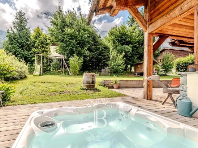 Barnes Chamonix Les Bossons Chalet 4 Chambres Vue Mass. 180m² Chamonix Mont Blanc