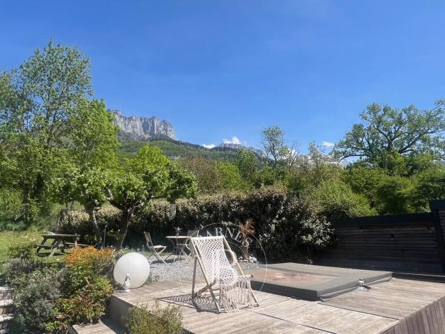 BARNES ANNECY TALLOIRES CALME ET VUE PANORAMIQUE MONTAGNES