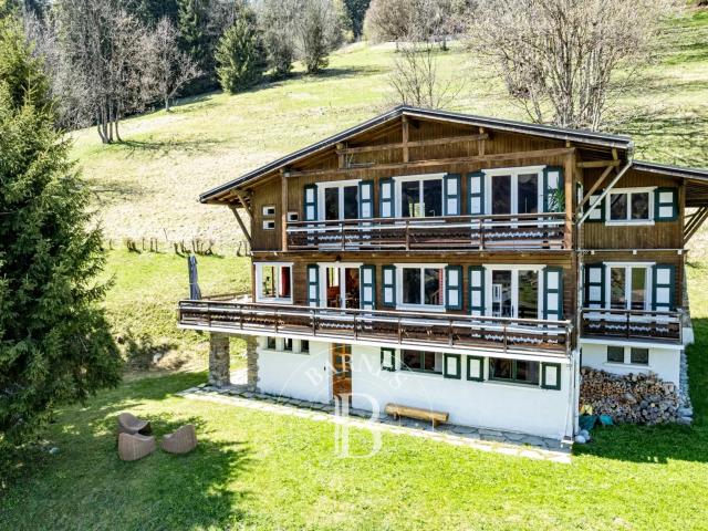 BARNES SAINT GERVAIS SAINT NICOLAS DE VEROCE CHALET VUE PANORAMIQUE MASSIF DU MONT BLANC