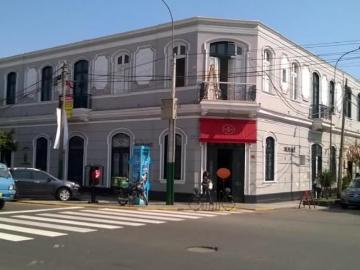 Barranco Local Oficina av. Grau c. 6 puerta a calle en 2do. piso 06 ambientes