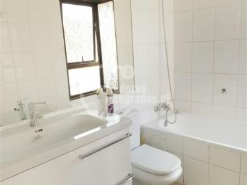 Barrio El Golf 3 dormitorios 2 baños Nor Oriente | 3 Dormitorios por 8600.00 en Las Condes