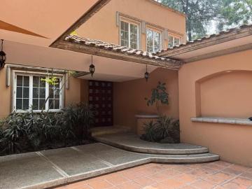 COYOACAN, BARRIO SANTA CATARINA EXCLUSIVA RESIDENCIA CON 1,130 M2