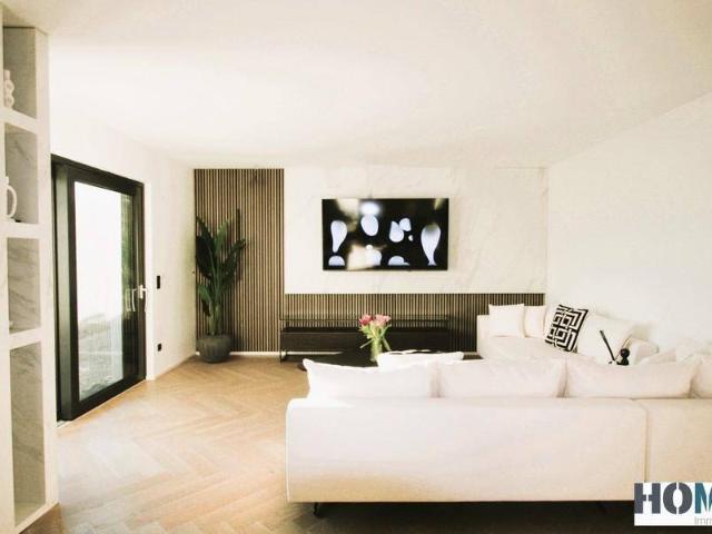 Barrierefreie, moderne, Luxus 4 Zimmerwohnung mit Garten und 2 Autostellplätzen!