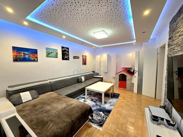 Neuer Preis! Einziehen & genießen – barrierefreie renovierte 3 Zimmer Wohnung mit Carport & Loggia