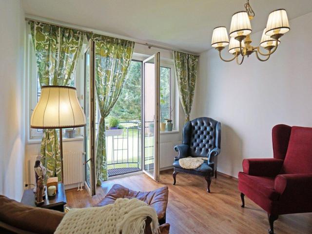 Barrierefreie 3 Zimmerwohnung mit wunderschönem Blick in den gepflegten Allgemeingarten in Purkersdorf