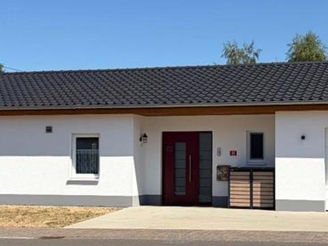 Barrierefreier, rollstuhlgerechter Bungalow in ruhiger Lage