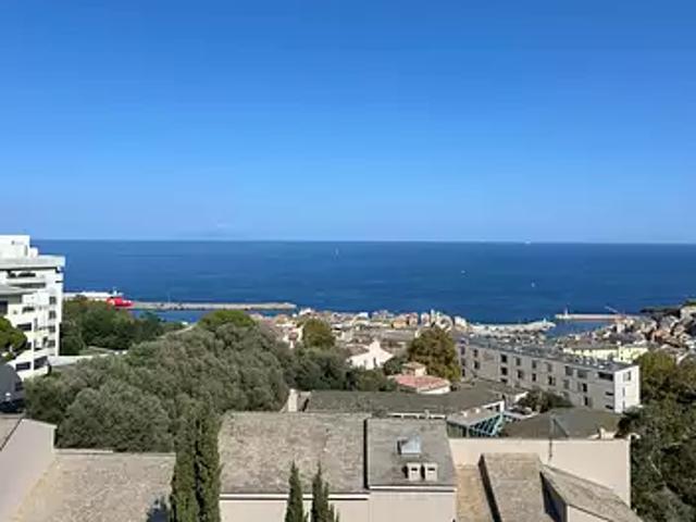 Bastia 20200 Location appartement 3 pièces t3 au dernier étage