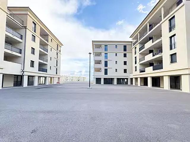 Bastia 20200 Location parking au dernier étage