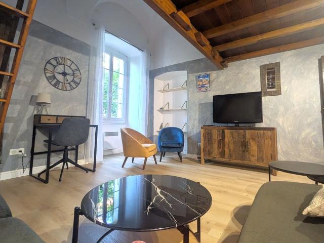 BASTIA CENTRE ANCIEN Duplex T2/3 MEUBLE