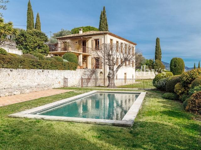 Bastide niçoise rénovée avec piscine à vendre à Gairaut, Nic. 230m² Nice