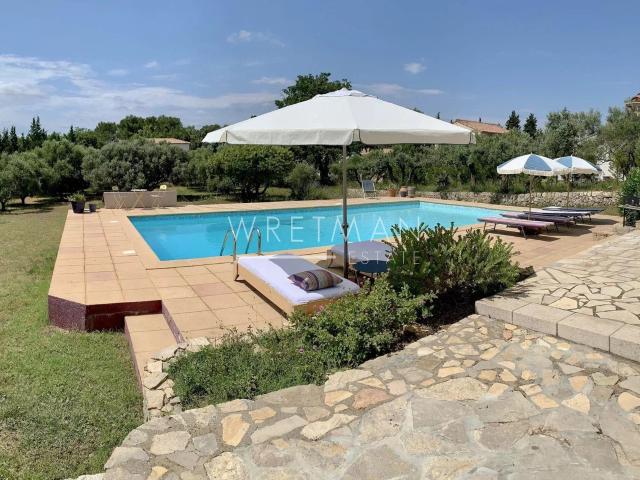 Bastide authentique de 1830 rénovée avec goût Lorgues 150m² Lorgues