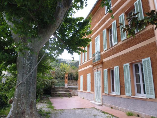 BASTIDE av 2 appart 2 garages + 80 m2 à aménager
