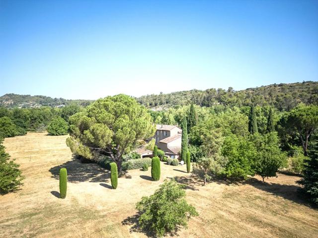 Bastide du XVIIe siècle de 247 m² dans un environnement champêtr