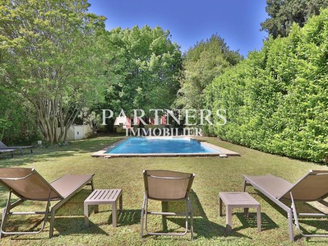 Bastide de caractère de 315m² Secteur Set Club, Aix en Provenc