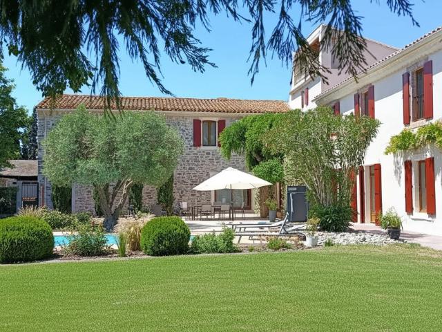 Bastide de caractère de 334 m² avec gîte et piscine sur 1,3. 334m² Rieux Minervois