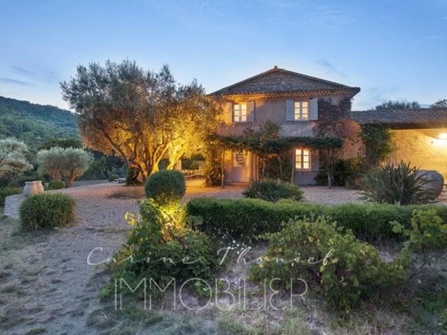 Bastide de charme à vendre dans la campagne de Grimaud