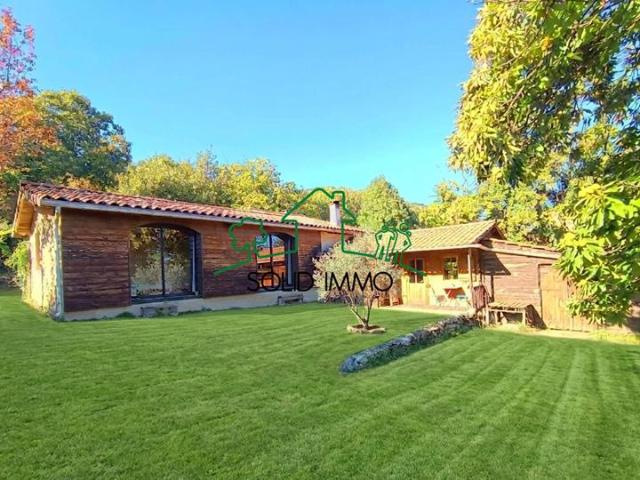 Bastide de Pierre et de Bois d'une superficie de 92 m2 + Gît