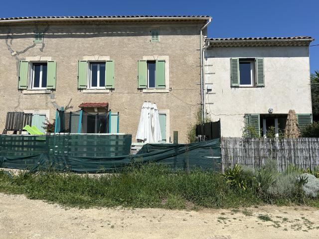 Bastide de 4 Appartements CHATEAUNEUF GRASSE A VOIR