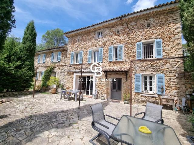 BASTIDE D'EXCEPTION À LORGUES: L'ART DE VIVRE PROVENÇAL ENTRE TRADITION ET MODERNITÉ