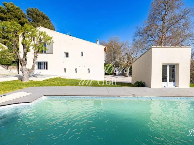 BASTIDE D'EXCEPTION Villa T6 de 250m2 Dépendances Terrain