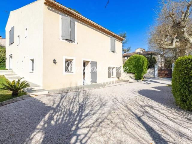 BASTIDE D'EXCEPTION Villa T6 de 250m2 Dépendances Terrain