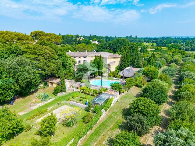 Bastide d'inspiration toscane à vendre région Grignan 385m² Grignan