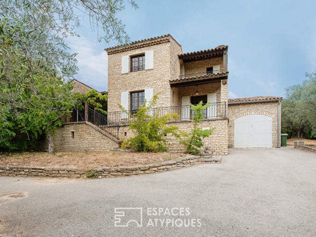 Bastide en pierre 163m2 avec vue panoramique, piscine et potentiel d'agrandissement