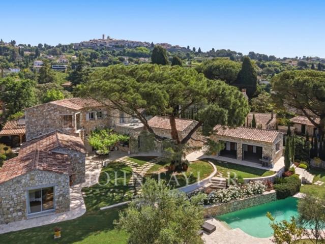 Bastide en pierre rénovée, à pied de Saint Paul de Vence