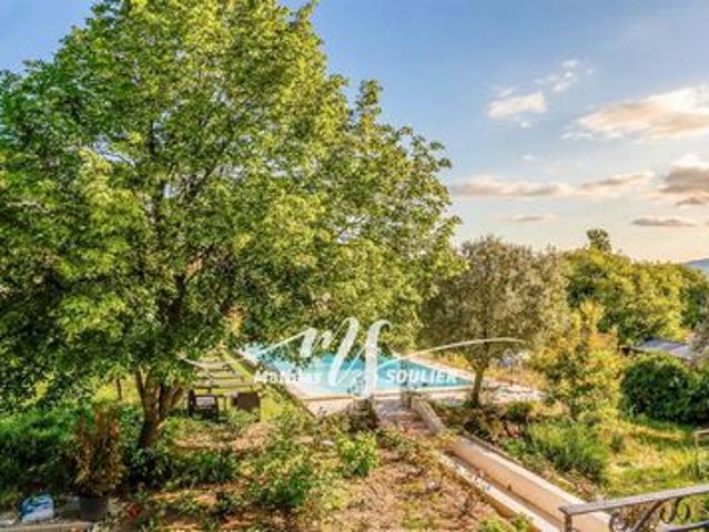 Bastide familiale rénovée 350 m² Mimet