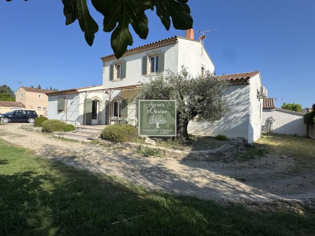 Bastide provençale à pieds du centre ville de Saint Rémy de Provence