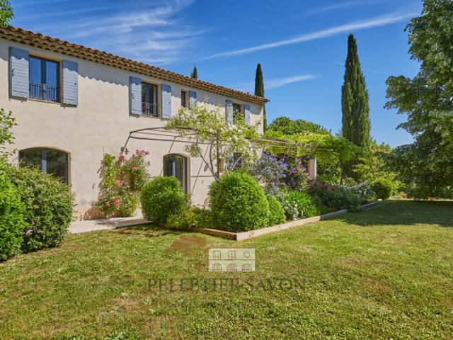 Bastide provençale d'exception de 230m2 Authenticité, élég